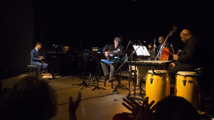 Libro recogerá la prosa poética “bloguera” del cantautor Silvio Rodríguez Libro recogerá la prosa poética “bloguera” del cantautor Silvio Rodríguez