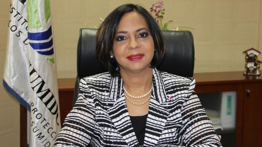 ProConsumidor anuncia sanción a JetBlue por 100 salarios mínimos