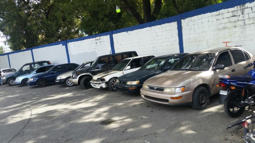 Policía desmantela banda que robó al menos 26 vehículos en diferentes puntos del país Policía desmantela banda que robó al menos 26 vehículos en diferentes puntos del país