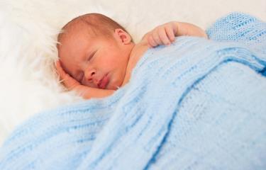 Sorprendente investigación demuestra que los bebés recién nacidos sí  sienten dolor