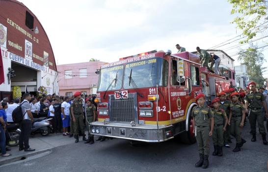 Dan último adiós a bombero muerto durante incendio en San Francisco de Macorís