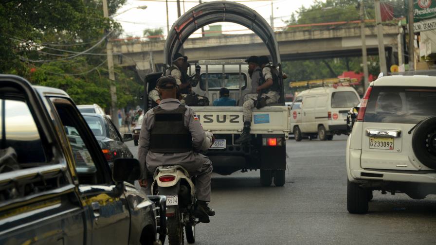 Con regalía y operativo de la Policía arranca la festividad navideña Con regalía y operativo de la Policía arranca la festividad navideña