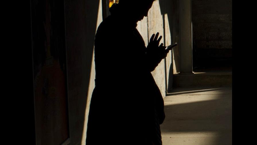 Adicción al móvil puede generar depresión e insomnio