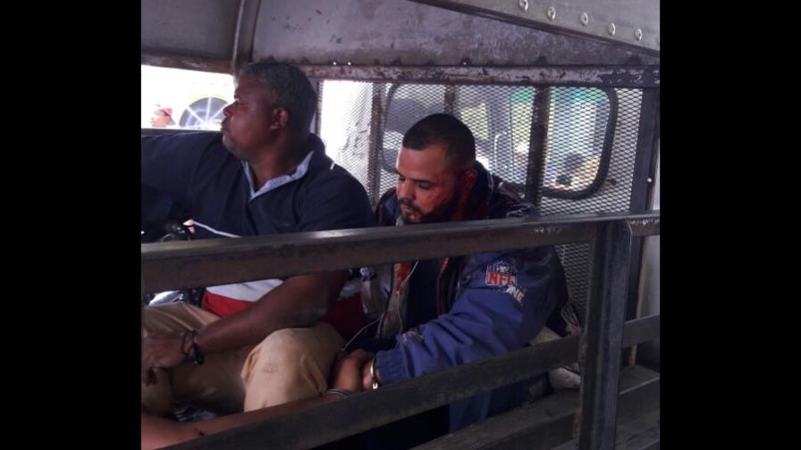 Tres hombres heridos de balacera frente a escuela pública