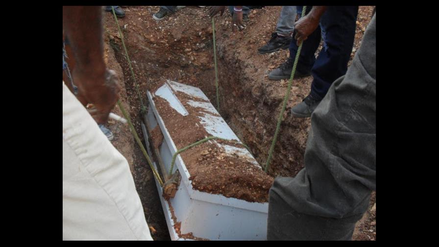 En el cementerio de Guayacanes no cabe un muerto más