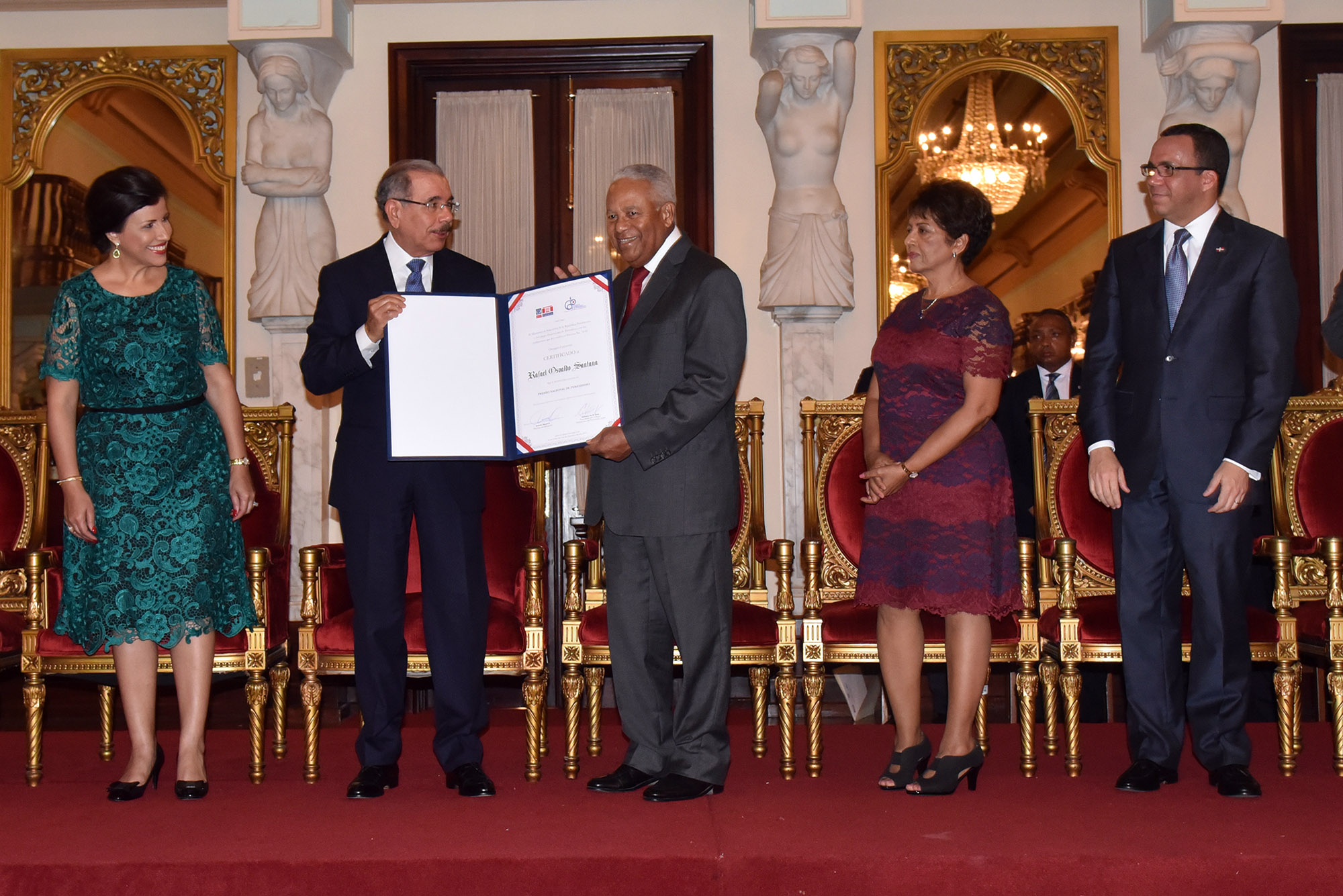 Osvaldo Santana: Premio Nacional de Periodismo