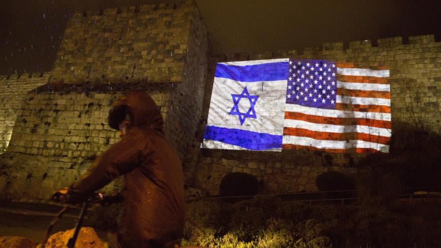 Críticas a la “unilateral, irresponsable y lamentable decisión” de Trump en un día histórico Críticas a la “unilateral, irresponsable y lamentable decisión” de Trump en un día histórico