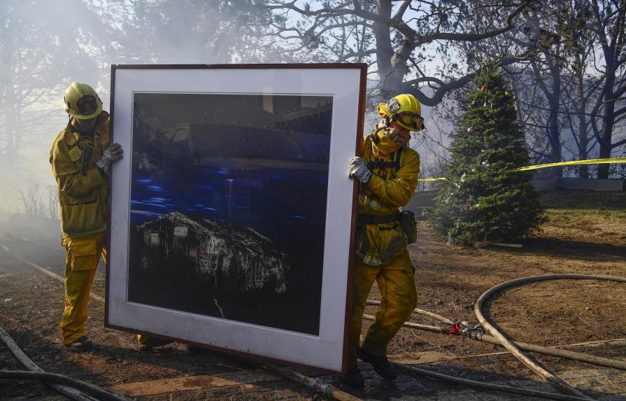Incendios de California alcanzan a millonarias mansiones de Bel Air