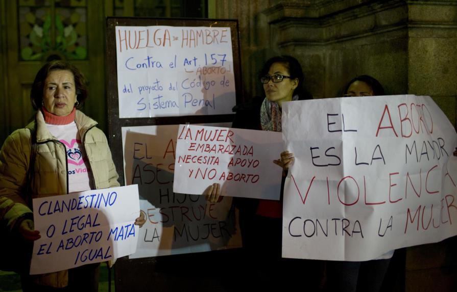 Bolivia amplía norma a favor del aborto