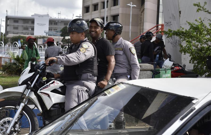 Policía inicia con discreción patrullaje; es notorio el movimiento económico