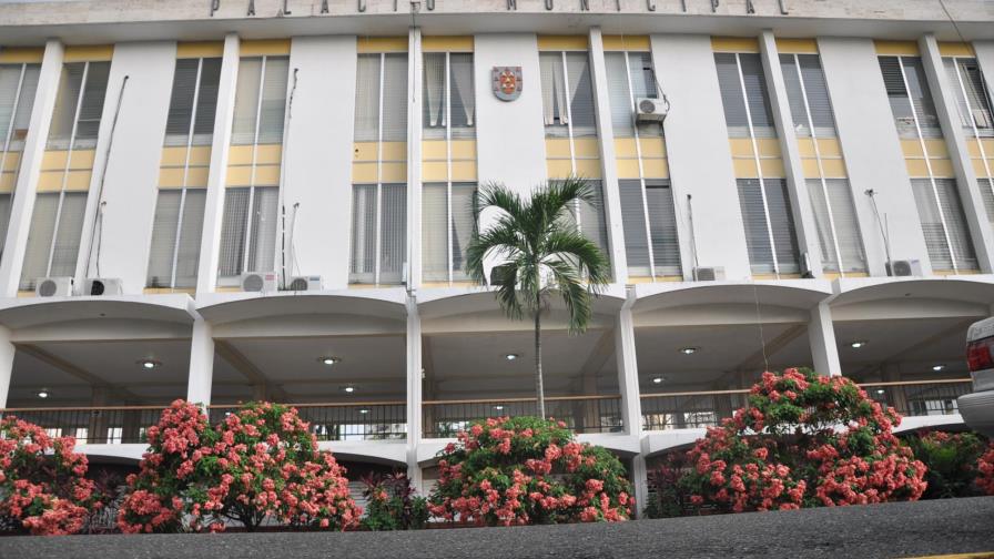 Empresas tratan de anular contrato para alumbrado público de Santiago