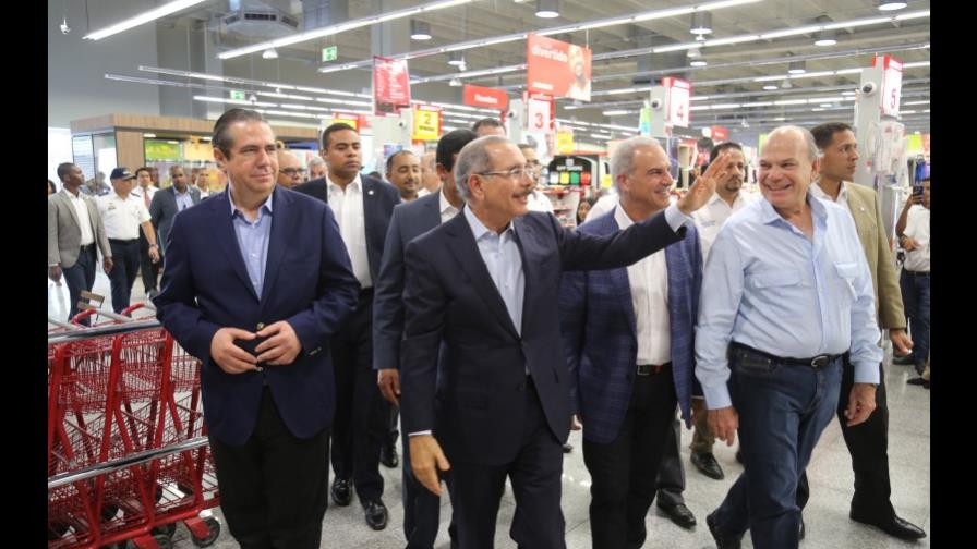 Danilo Medina asiste a la apertura de Downtown Mall Punta Cana Danilo Medina asiste a la apertura de Downtown Mall Punta Cana