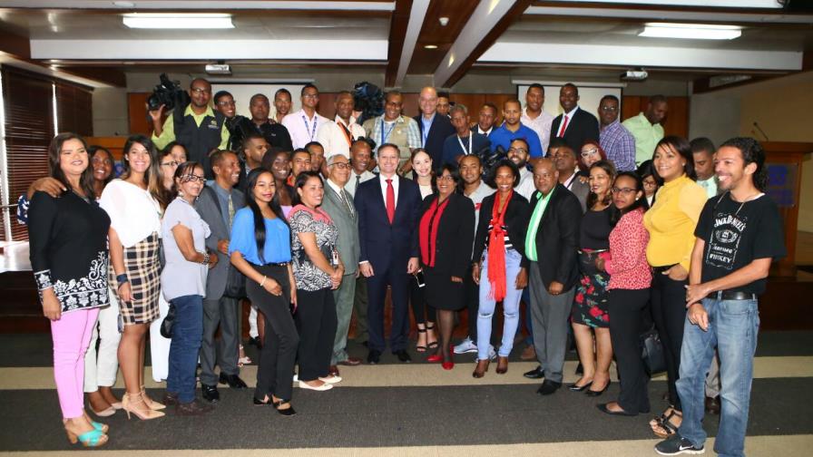 Procurador destaca rol de la prensa en el fortalecimiento de la transparencia institucional Procurador destaca rol de la prensa en el fortalecimiento de la transparencia institucional