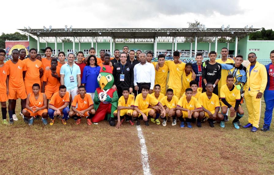 Navarro resalta el ambiente competitivo de los VIII Juegos Deportivos Escolares
