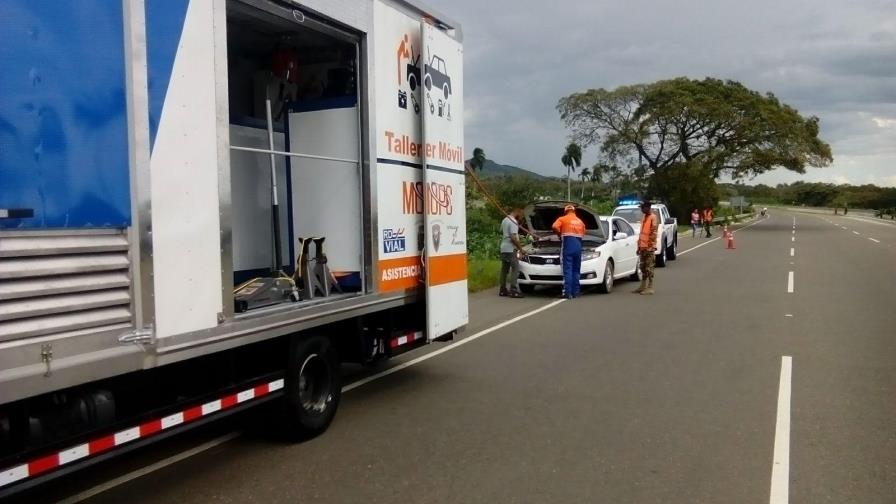 Obras Públicas asiste a un millón de conductores en las carreteras