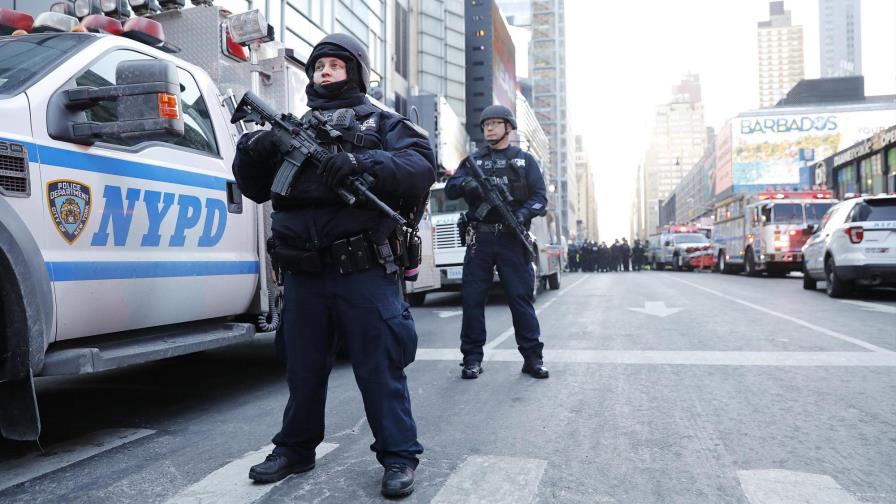 Suben a cuatro los heridos por explosión en terminal de autobuses de Nueva York