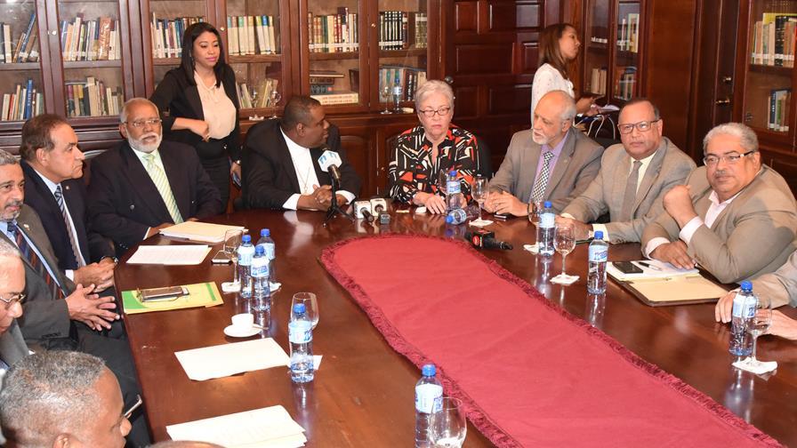 Gobierno y gremios salud atribuyeron conflicto a malinterpretación acuerdo