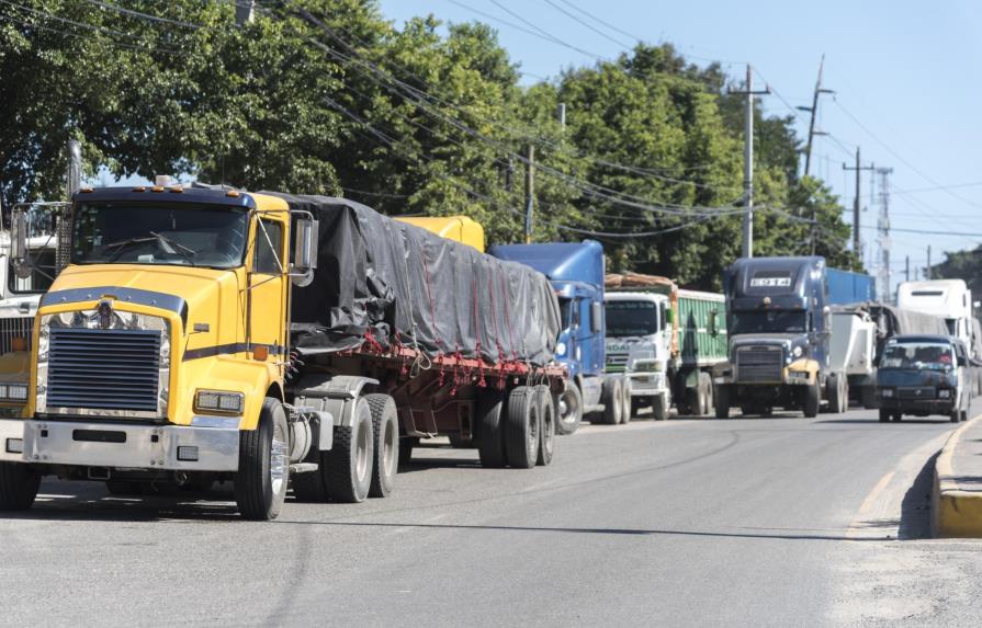 Sigue tensión entre camioneros y Gobierno debido a crisis