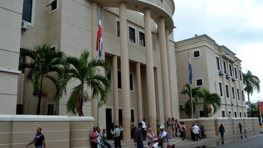 Otorgan libertad pura y simple a cura acusado de violar menor en La Vega 