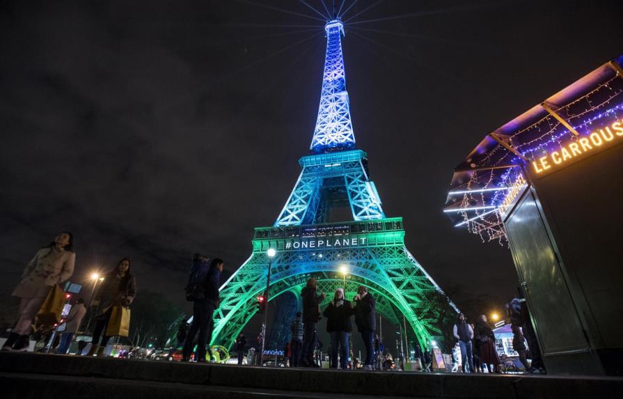 Avalancha de compromisos en París para reanimar la lucha por el clima 