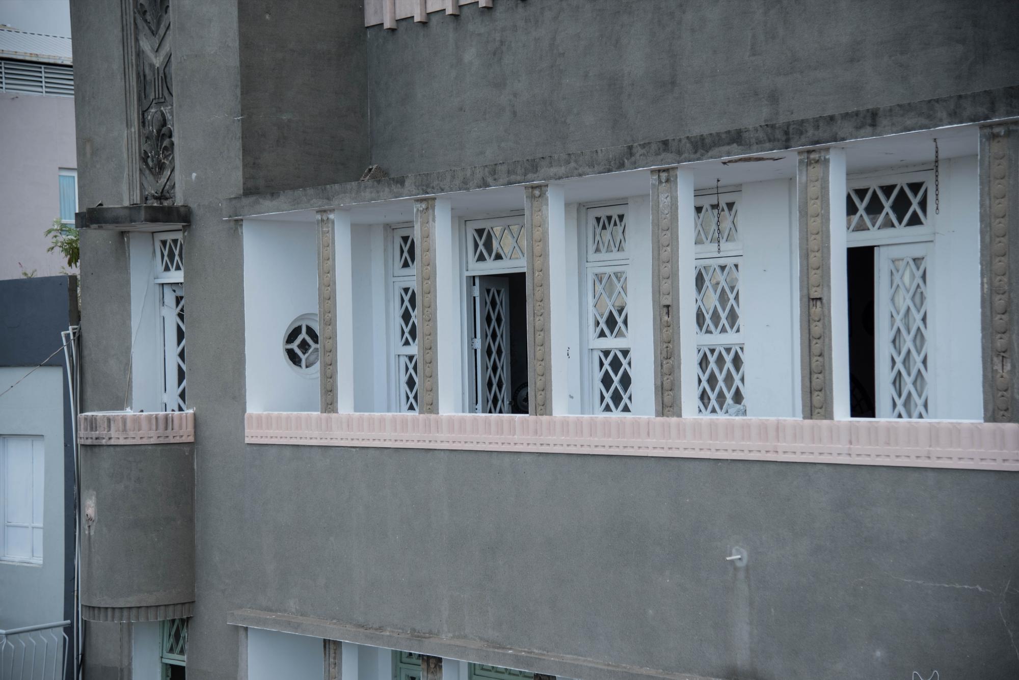 Vista exterior del balcón del tercer piso.