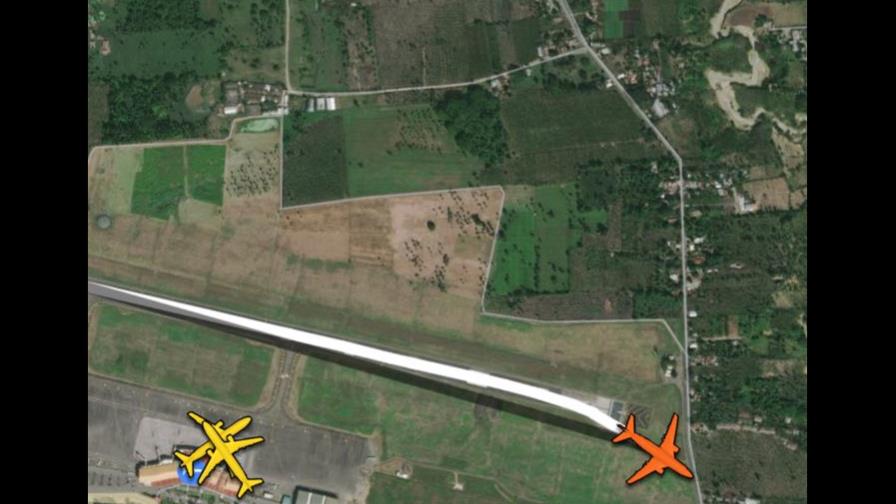Avión se desliza fuera de pista al aterrizar en aeropuerto de Santiago Avión se desliza fuera de pista al aterrizar en aeropuerto de Santiago