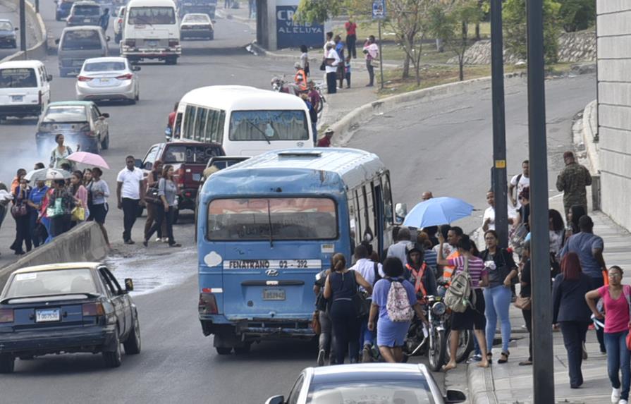Movimiento de pasajeros en Santo Domingo genera unos RD$50 millones al día