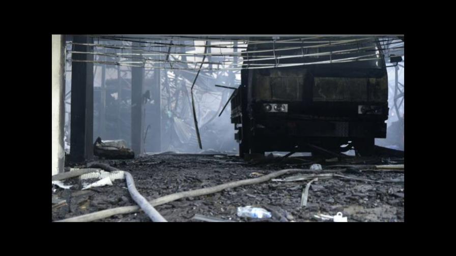 Fuego que arrasó tienda en Santiago  dejó pérdidas millonarias