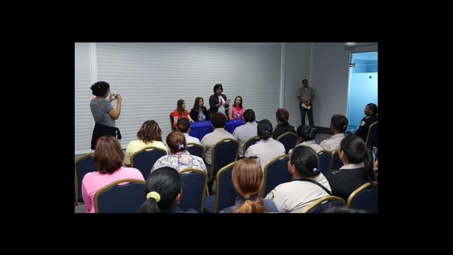 Mujeres policías son beneficiadas en jornada de mamografía gratuita