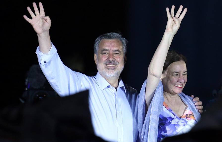 Piñera y Guillier buscan apoyo externo en final campaña de resultado incierto