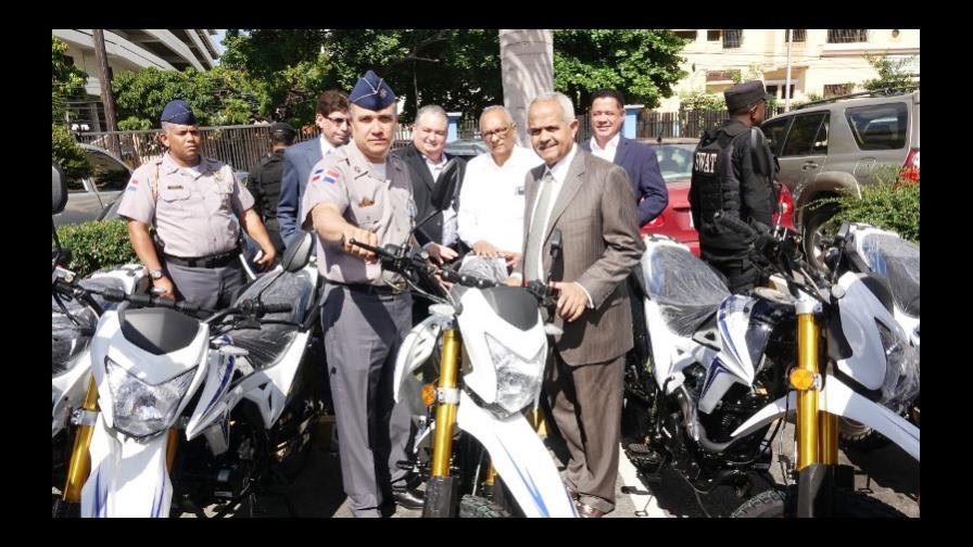 Junta Agroempresarial dona 20 motocicletas a la Policía Nacional 