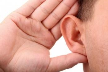 Niños expuestos a ruido pueden perder audición y sufrir retraso del habla 