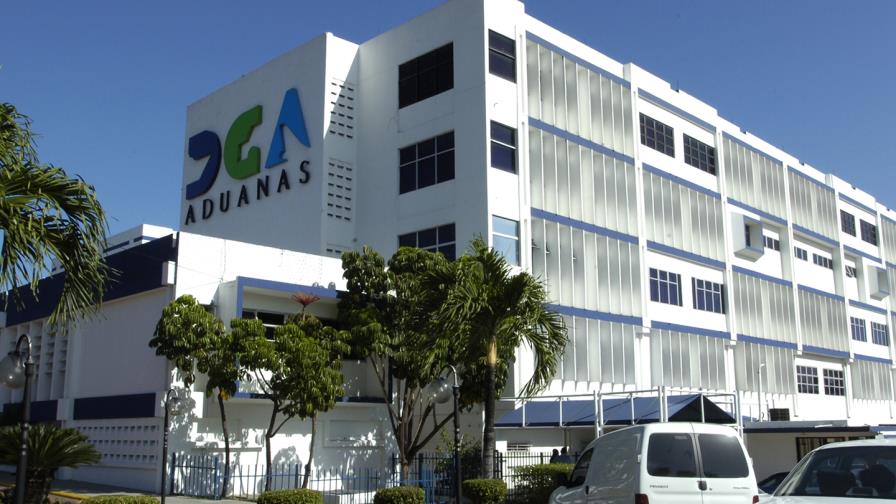 Ordenan Aduanas devuelva mercancías 