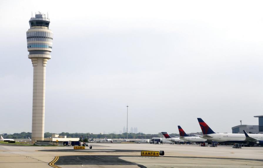 Apagón obliga a cancelar vuelos en aeropuerto de Atlanta