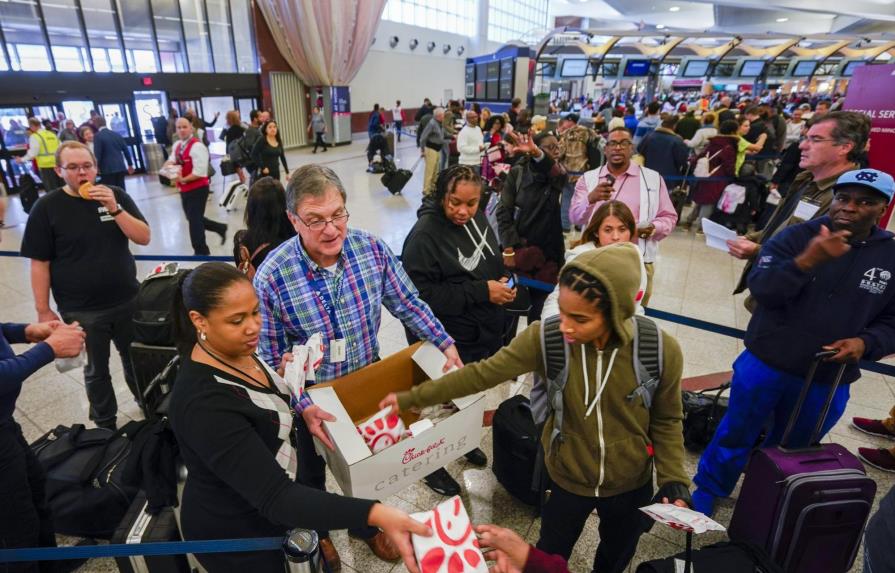 La normalidad vuelve lentamente al aeropuerto de mayor tráfico del mundo