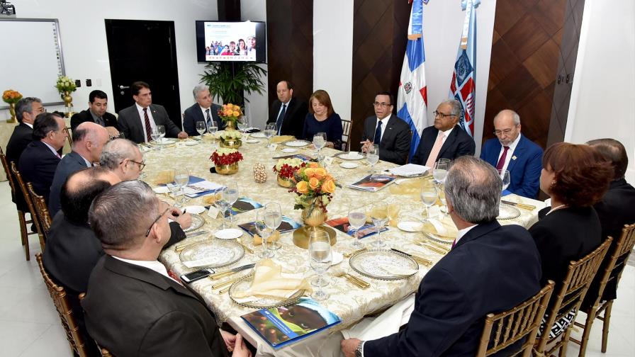 Navarro relanzará convenio Andrés Bello para homologar currículo en países de Iberoamérica