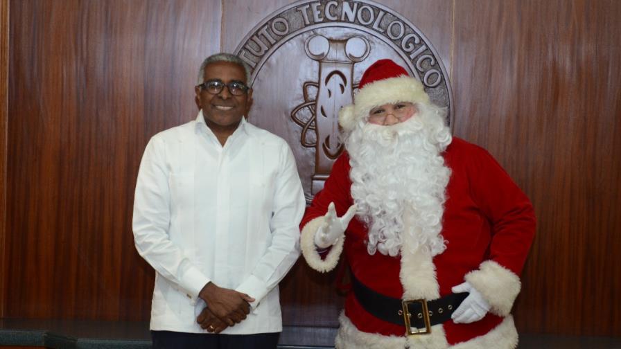 Intec y Santa Claus firman acuerdo para rescatar espíritu navideño 