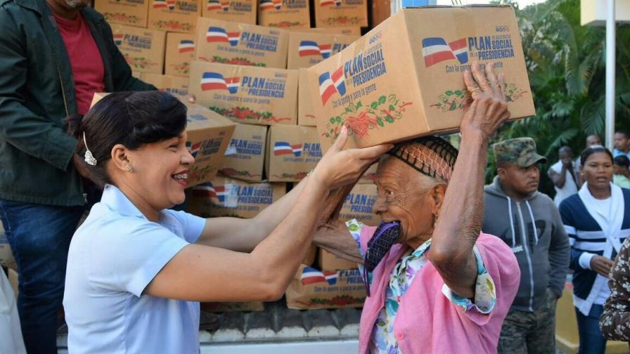 Gobierno inicia entrega de un millón de cajas navideñas 