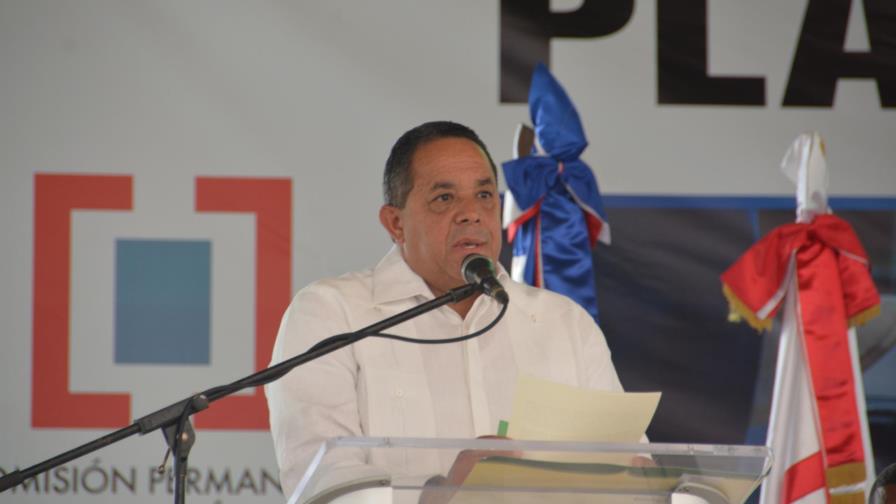 Gobierno entrega 690 títulos a familias de Duarte y María Trinidad Sánchez