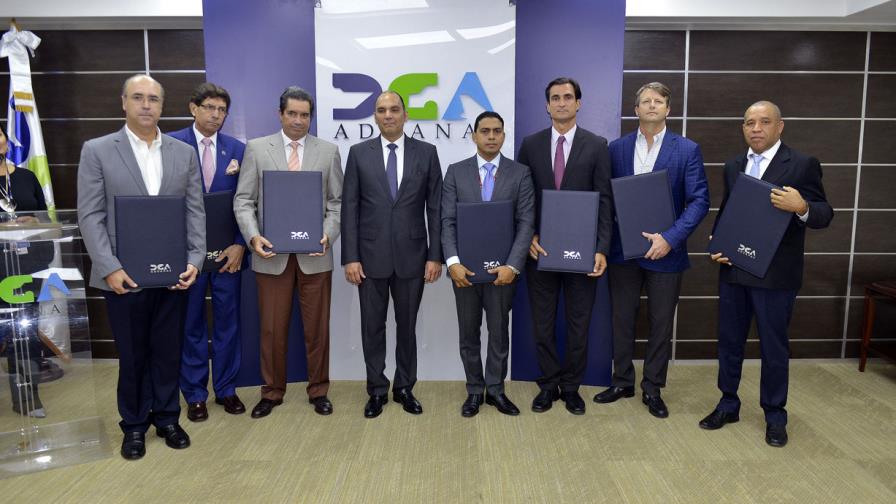 Aduanas certifica a siete empresas como operadoras logísticas