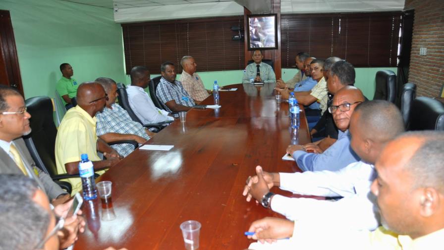 Director de Amet se reúne con principales dirigentes choferiles del Gran Santo Domingo