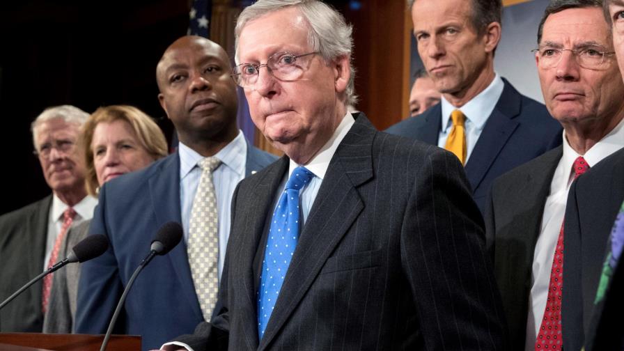 Trump celebra su promesa cumplida: reducir los impuestos