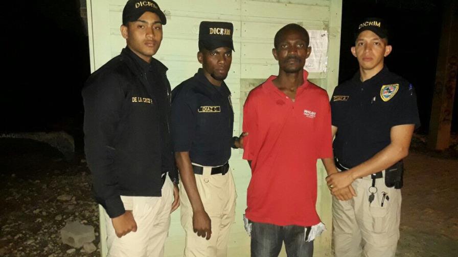 Apresan haitiano acusado de matar madre de funcionario 