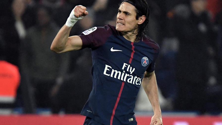 Cavani eleva su capacidad entre los goleadores de 2017 y acomoda al PSG en el liderato