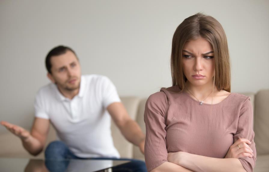 La esposa se quiere divorciar y él no quiere