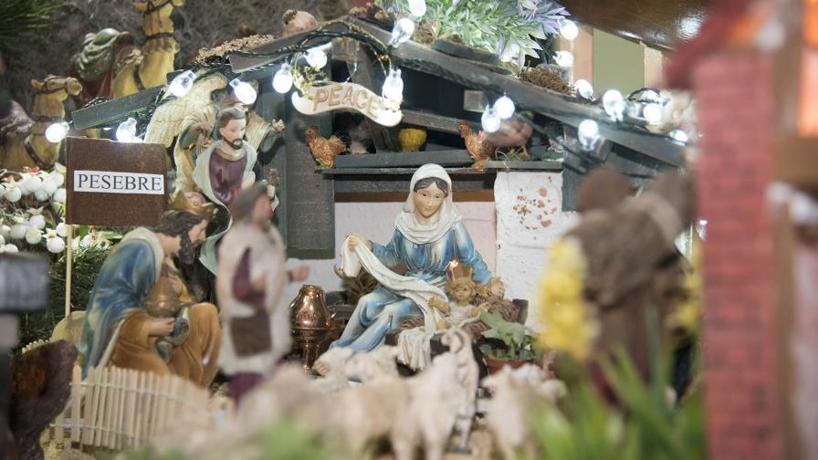 La festividad cristiana     en la que se conmemora   el nacimiento de Jesús