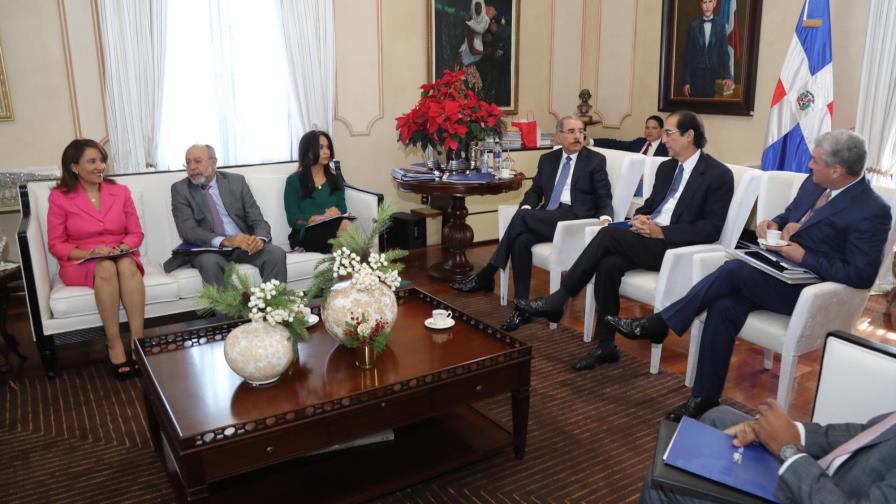 Comisión presenta proyectos del Plan de Movilidad Urbana  a Danilo Medina