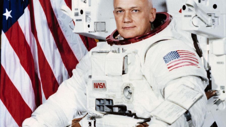 Muere Bruce McCandless, primer astronauta en flotar sin atadura en el espacio