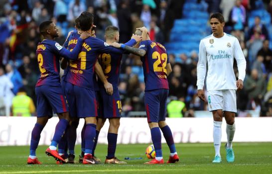Barcelona le aplica 3-0 al Real Madrid y se distancia en la Liga
