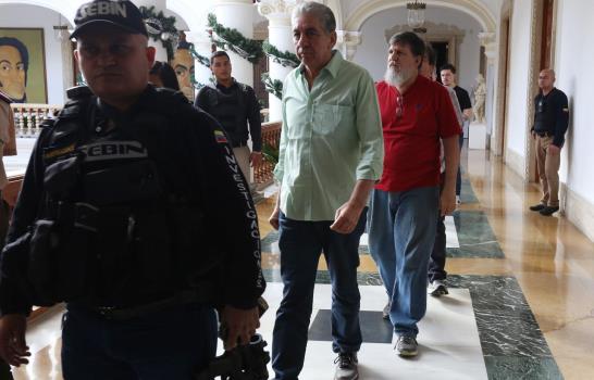 Venezuela libera primer grupo de 80 opositores que serán excarcelados 